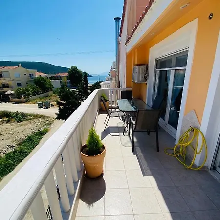 Summer Time Apartment