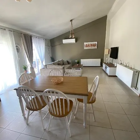 Summer Time Apartment